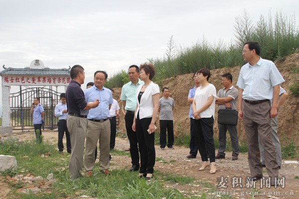 ���׶๫˾����